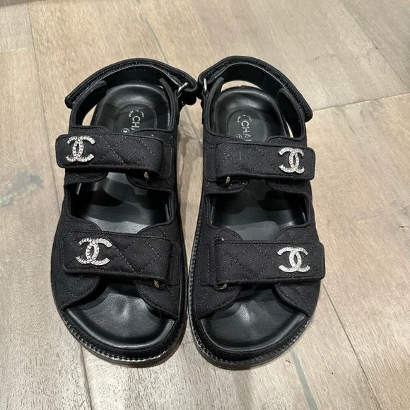 CHANEL クリスタル ブラックサンダル 35 CHANEL | Shoes | Black Chanel 22 Dad Sandals Crystal Cc Size